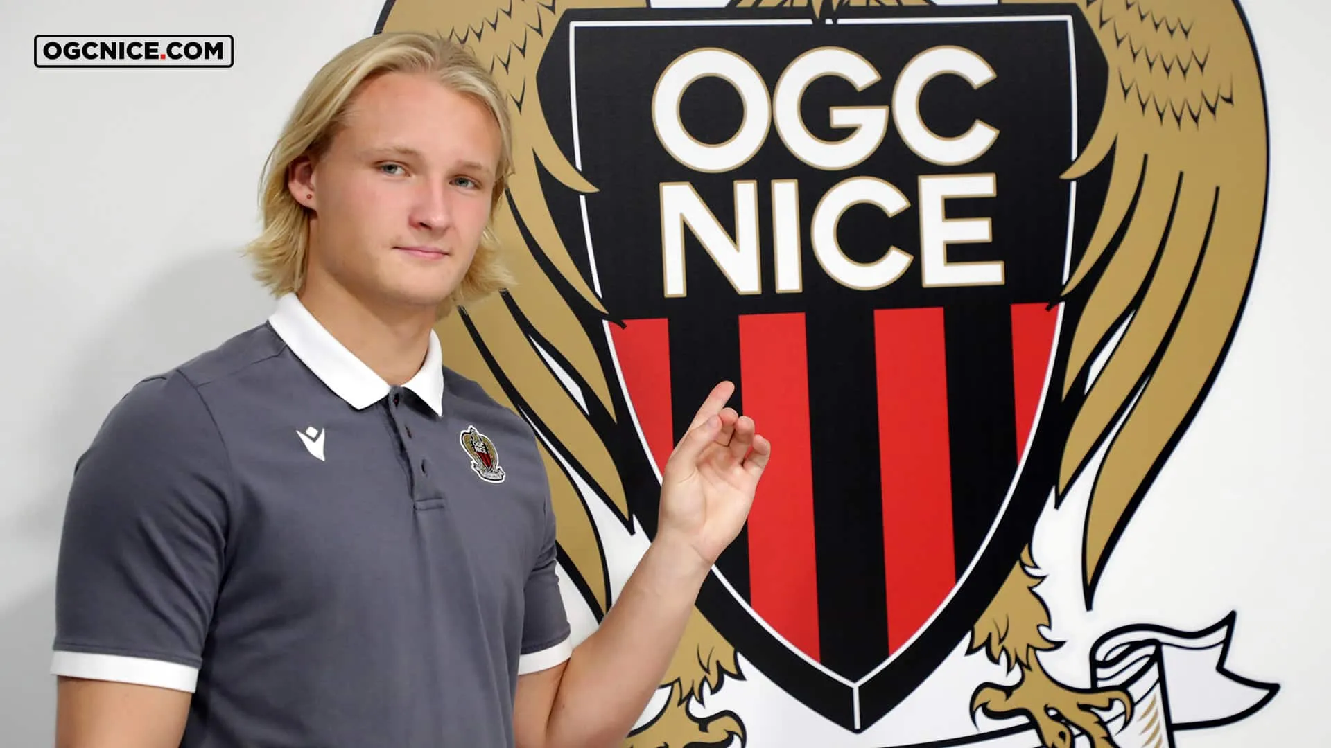 Nice anuncia dois refor&ccedil;os da nova gest&atilde;o: Dolberg, do Ajax, e Claude-Maurice, do Lorient