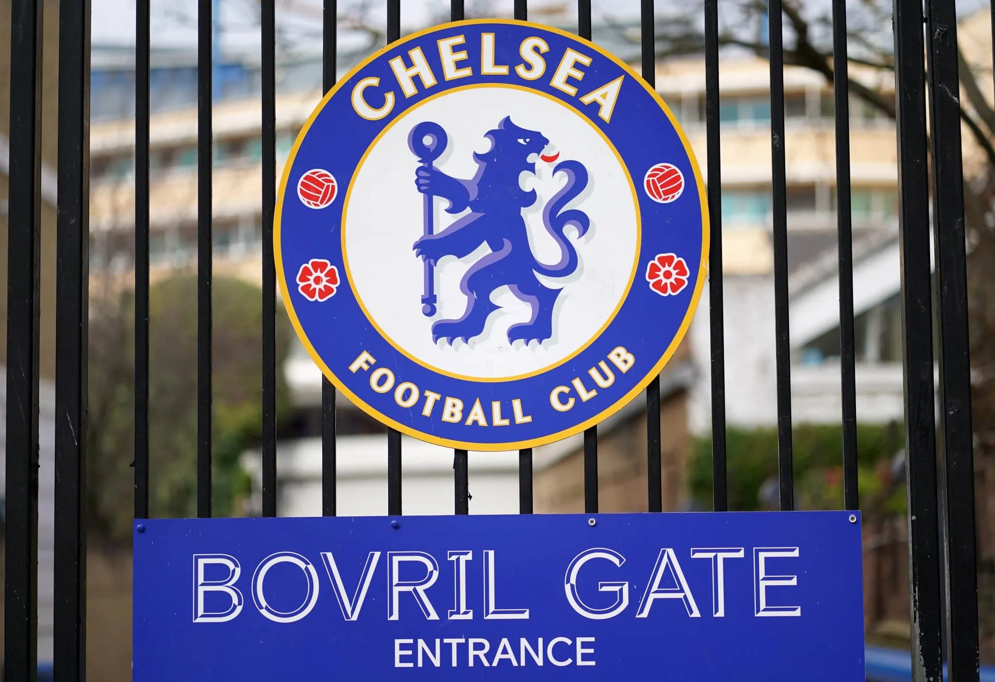 Por que hot&eacute;is levantam suspeitas sobre contas do Chelsea?