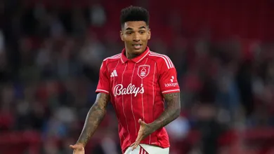 &lsquo;Muito preocupado&rsquo;: T&eacute;cnico faz alerta ao mercado do Forest ap&oacute;s contrata&ccedil;&otilde;es de brasileiros