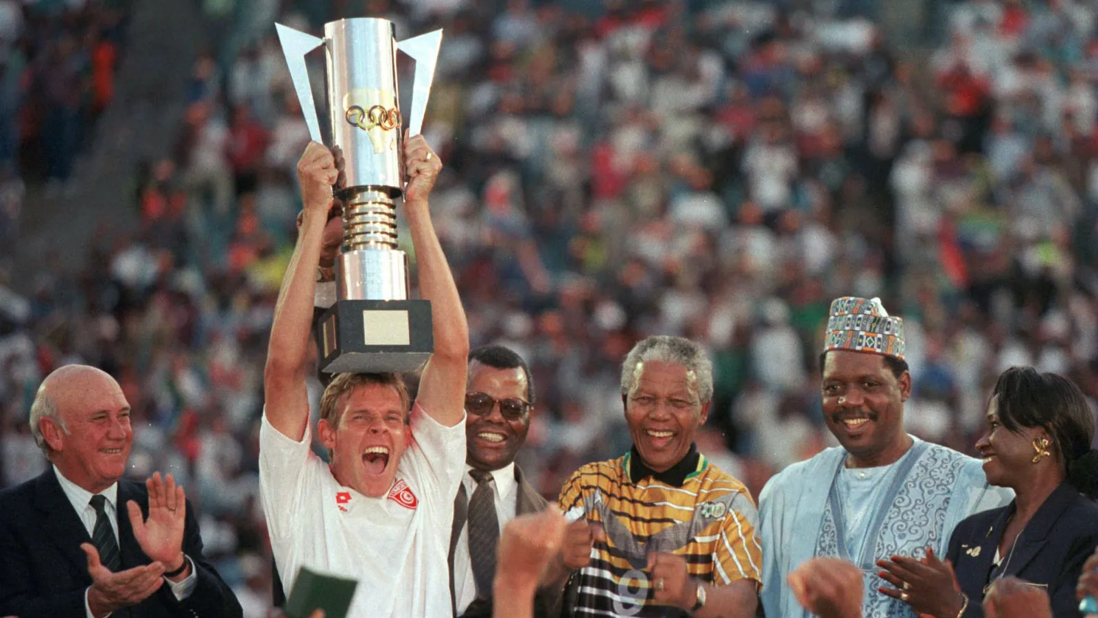 Nos 100 anos de Mandela, como o futebol tamb&eacute;m foi importante em seu projeto de uni&atilde;o