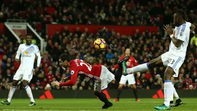 Estava impedido, mas o &lsquo;gol de escorpi&atilde;o&rsquo; de Mkhitaryan n&atilde;o deixa de ser espetacular