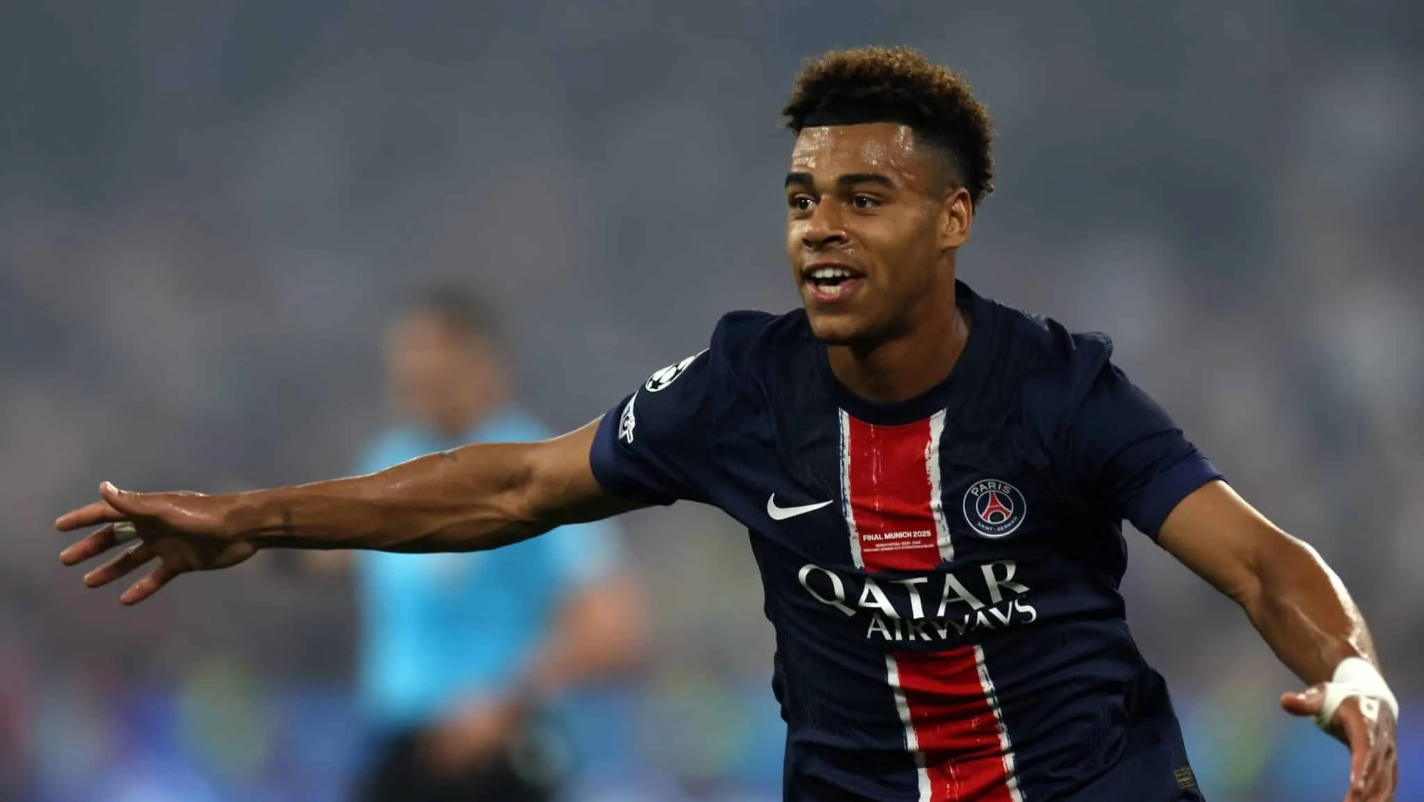 &lsquo;Ele &eacute; o Neymar reencarnado&rsquo;: Dou&eacute;, do PSG, foi exaltado h&aacute; meses e lenda n&atilde;o deu moral
