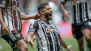 De esquerda, direita ou de cabe&ccedil;a, cavadinha, p&ecirc;nalti ou falta, colocada ou pancada: por dentro dos 100 gols de Hulk no Atl&eacute;tico-MG