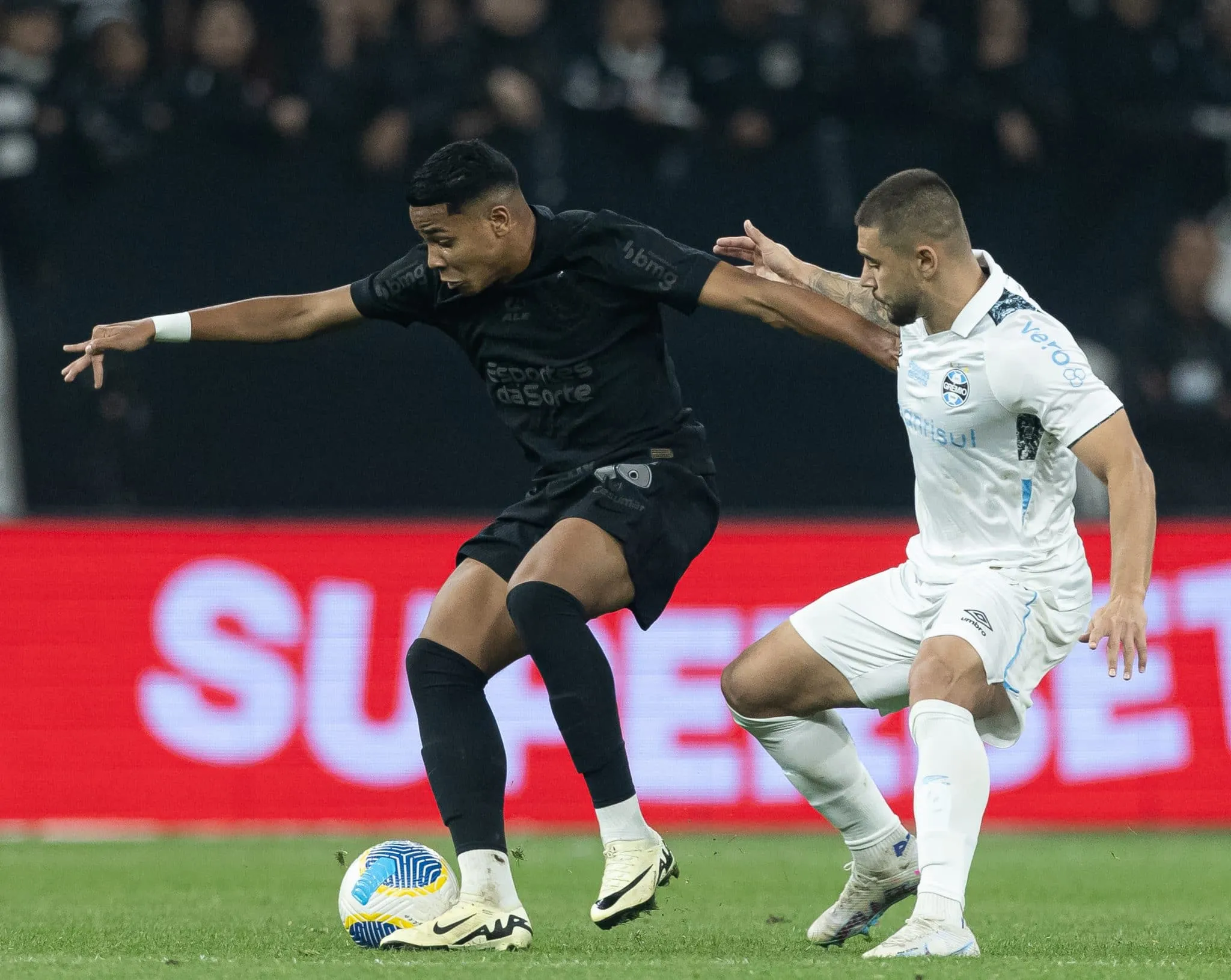 Ram&oacute;n faz pedido a Wesley, mas futuro do jogador no Corinthians segue indefinido