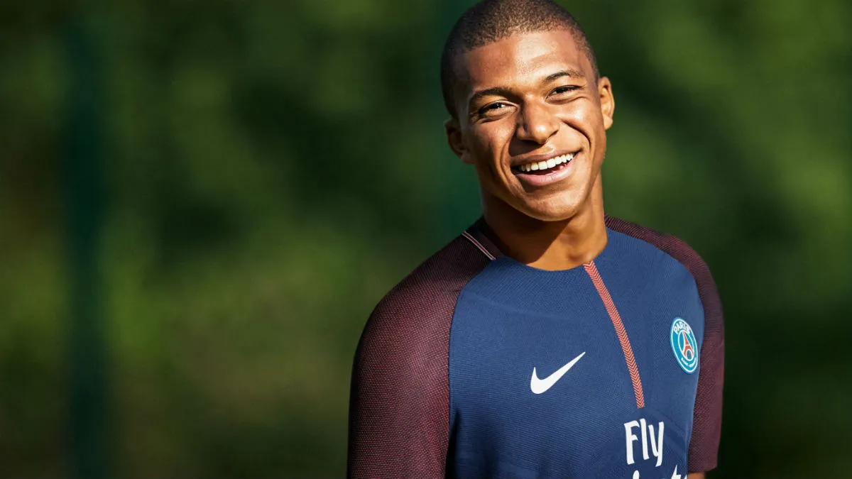 Mbapp&eacute; viu o seu futuro no PSG e n&atilde;o perdeu a (segunda) chance de agarr&aacute;-lo