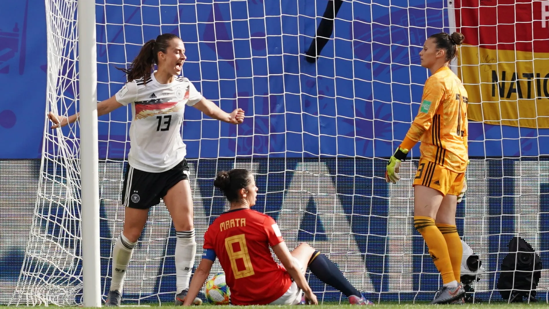 Diante do bom futebol da Espanha, Alemanha usou experi&ecirc;ncia e foi precisa para vencer