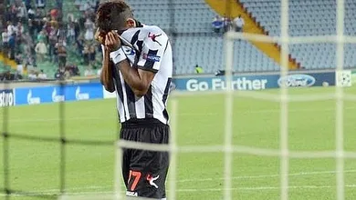 Coisas que passaram pela cabe&ccedil;a de Maicosuel antes de bater seu p&ecirc;nalti contra o Braga