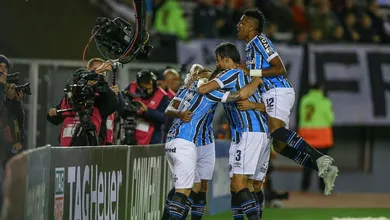 Gr&ecirc;mio fez uma partida impec&aacute;vel para sair do Monumental com uma vit&oacute;ria gigante