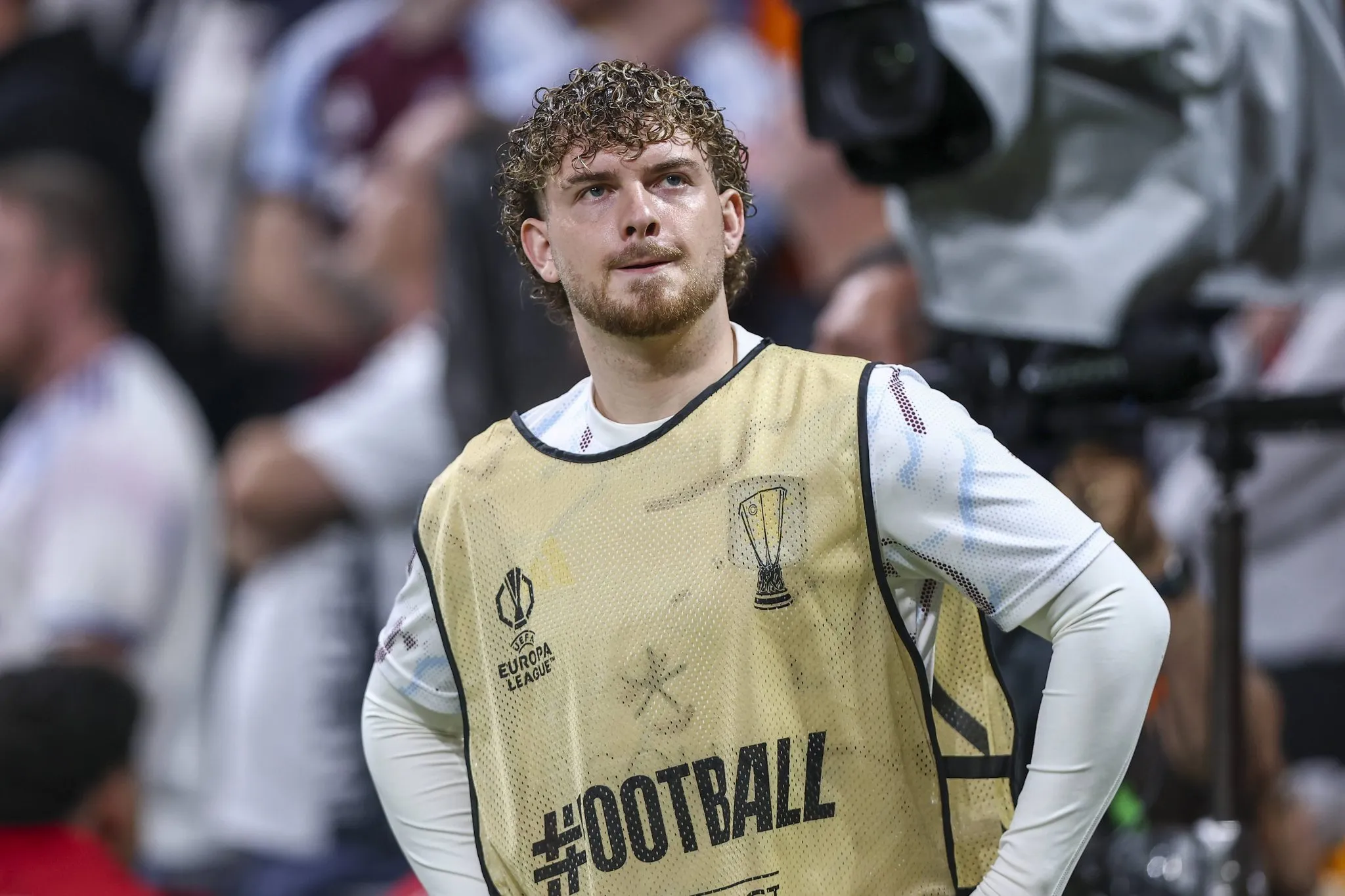 Harvey Elliott durante empr&eacute;stimo ao Aston Villa (Foto: IMAGO / Every Second Media)