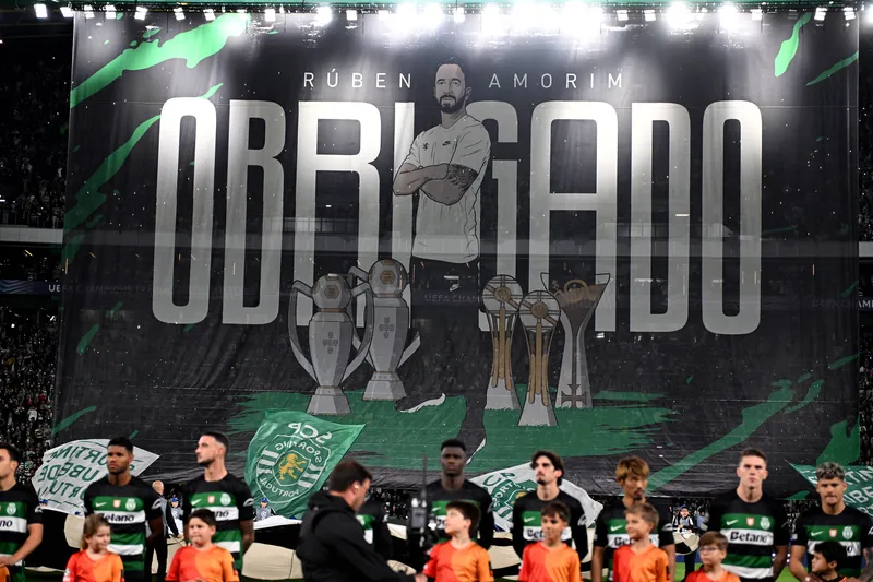Bandeir&atilde;o da torcida do Sporting em homenagem a R&uacute;ben Amorim
