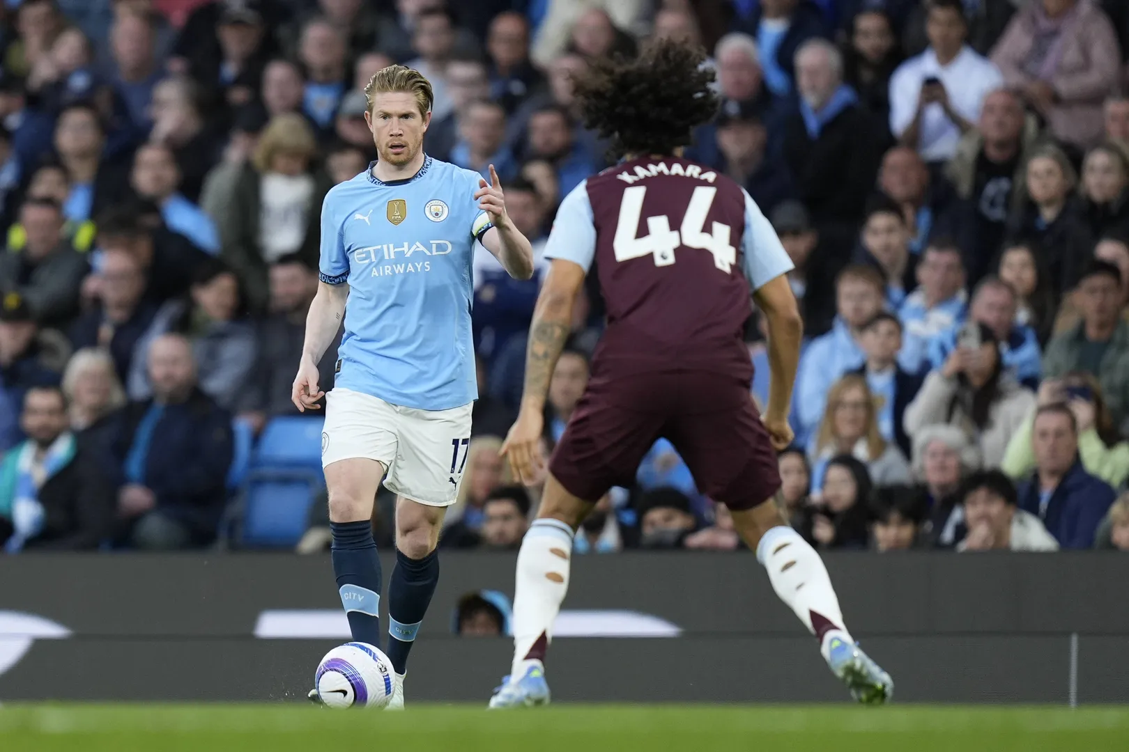 De Bruyne em a&ccedil;&atilde;o contra o Aston Villa