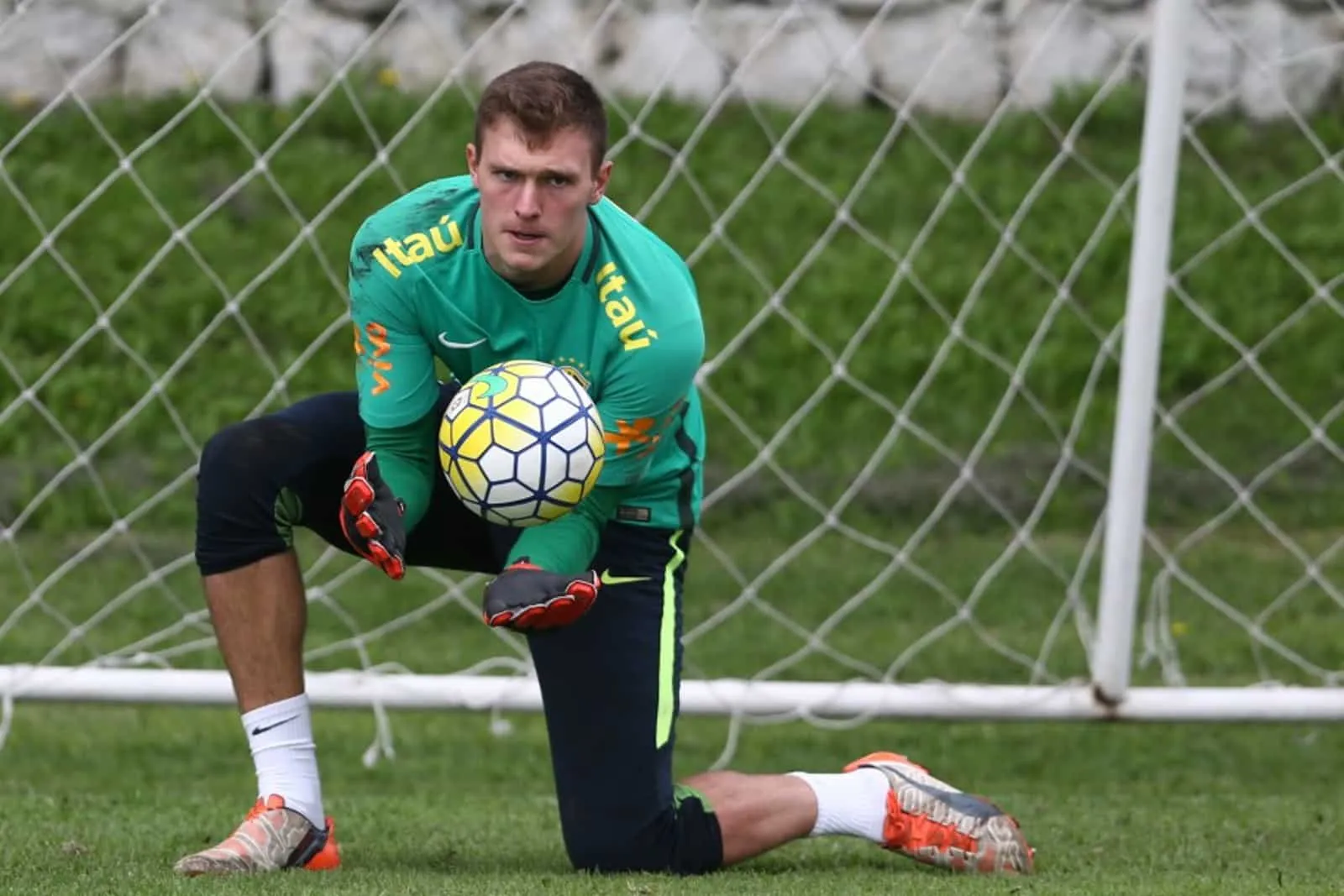 Corte de Bento &eacute; uma pena, mas Lucas Perri tamb&eacute;m merece convoca&ccedil;&atilde;o para Sele&ccedil;&atilde;o