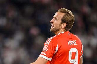 &lsquo;Inaceit&aacute;vel&rsquo;: Rooney critica fala de Harry Kane ap&oacute;s derrota do Bayern diante do PSG