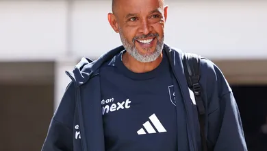 Forest apresenta proposta por campe&atilde;o europeu pelo PSG para se juntar a legi&atilde;o de brasileiros