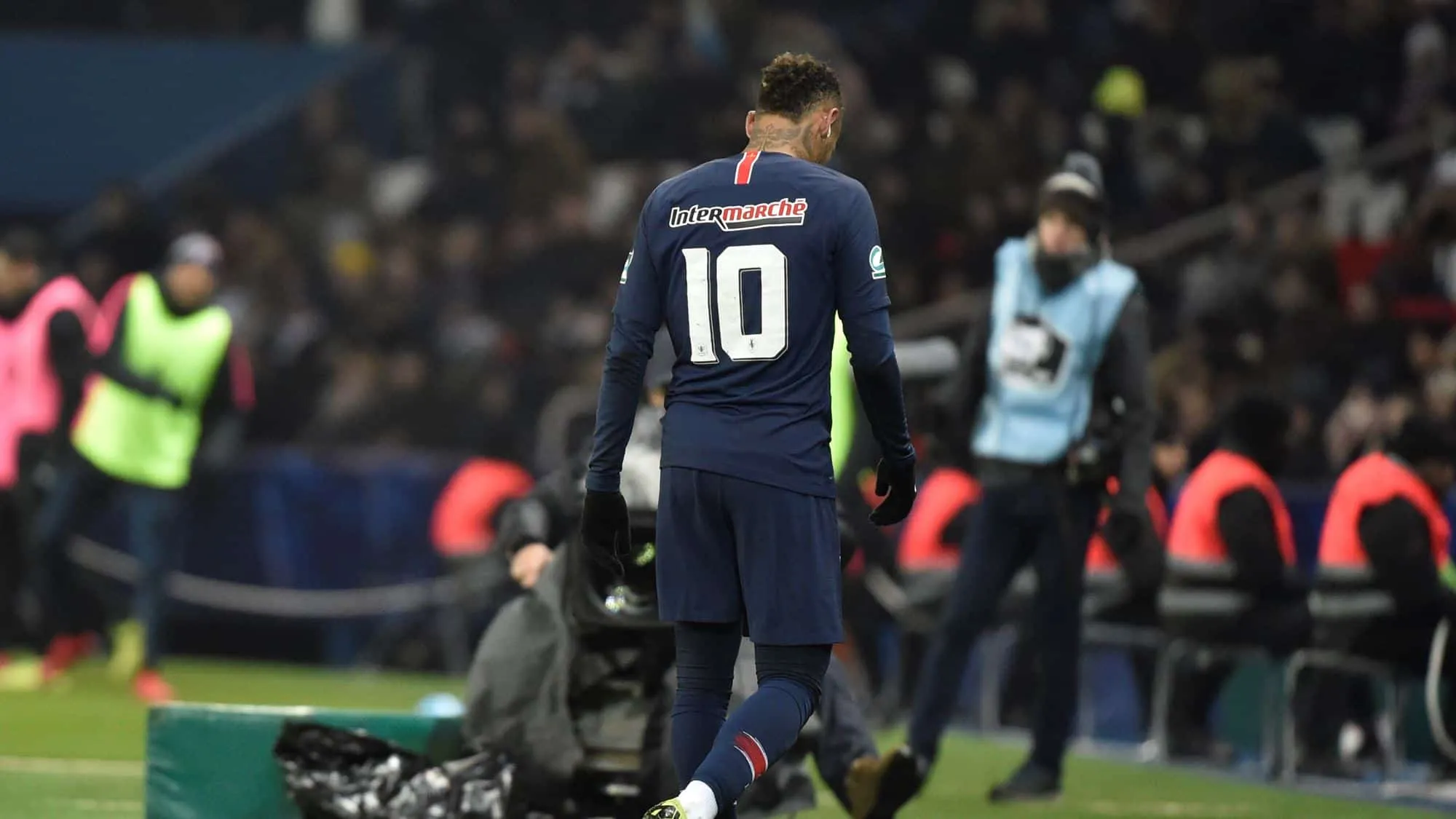 Neymar e Verratti viram d&uacute;vidas no PSG para confronto com Manchester United na Champions
