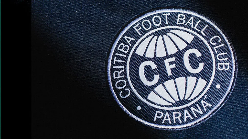 Camisa tr&ecirc;s do Coritiba brinca com apelido do time: em vez de Coxa Branca, Coxa Azul