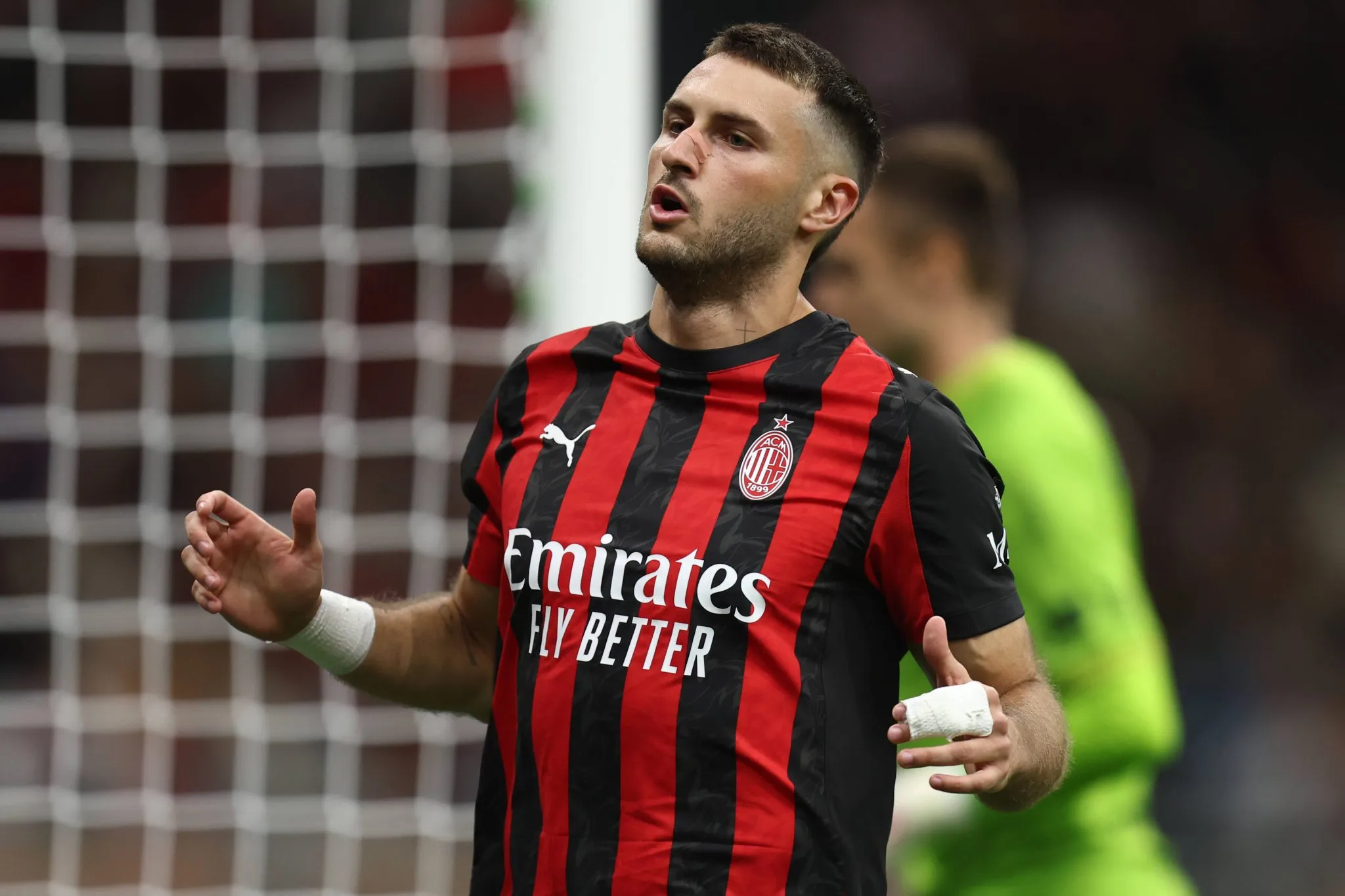 Gim&eacute;nez em a&ccedil;&atilde;o pelo Milan