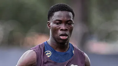 Ap&oacute;s contratar volante da Costa do Marfim, Santos faz testes com lateral-esquerdo de Mali