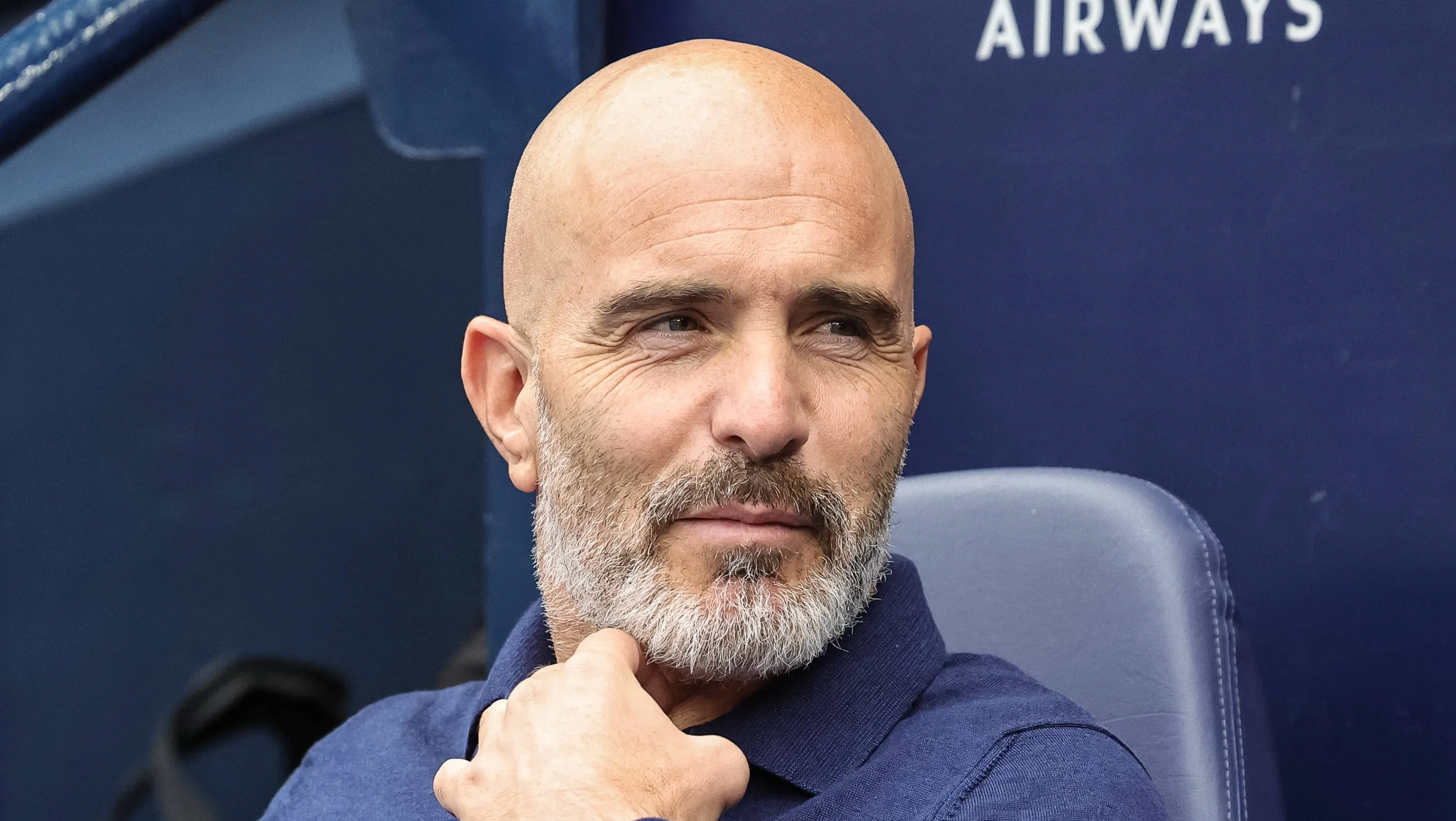 Enzo Maresca, t&eacute;cnico do Manchester City, no banco de reservas