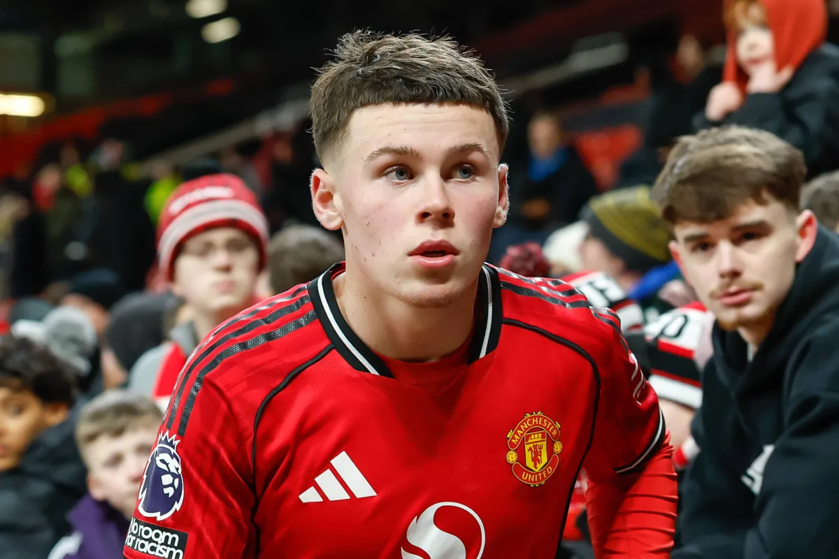 United toma decis&atilde;o importante enquanto filho de Rooney busca seguir os passos do pai
