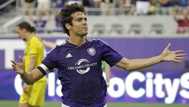 Kak&aacute; &eacute; o terceiro que mais vende camisa na Major League Soccer; Dempsey lidera lista