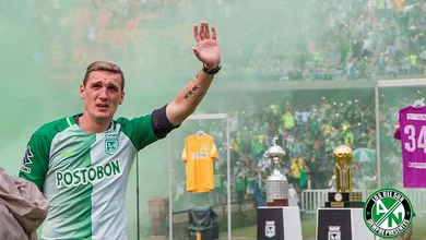 Mais de 30 mil encheram o est&aacute;dio para o apote&oacute;tico adeus de Armani no Atl&eacute;tico Nacional