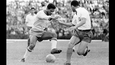 Garrincha, 90 anos: sete textos do nosso arquivo que recontam as hist&oacute;rias de Man&eacute;