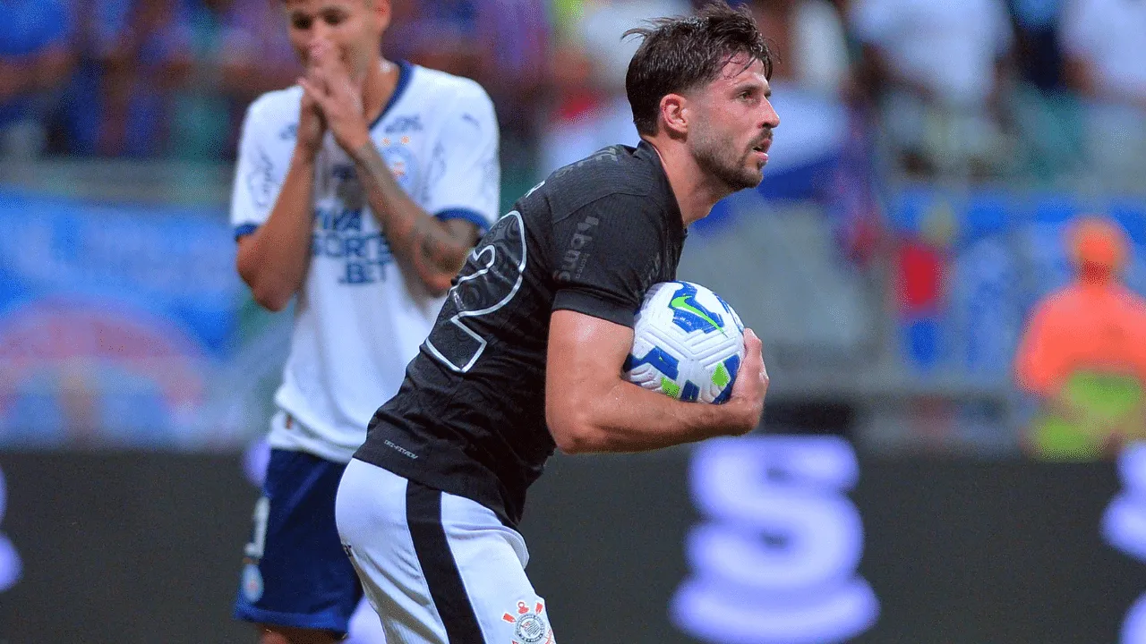 Corinthians admite erro e busca interessados em H&eacute;ctor Hern&aacute;ndez