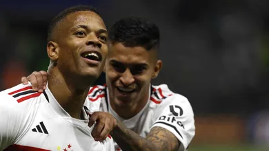 S&atilde;o Paulo vira, confirma r&oacute;tulo de carrasco do Palmeiras e vai &agrave; semifinal
