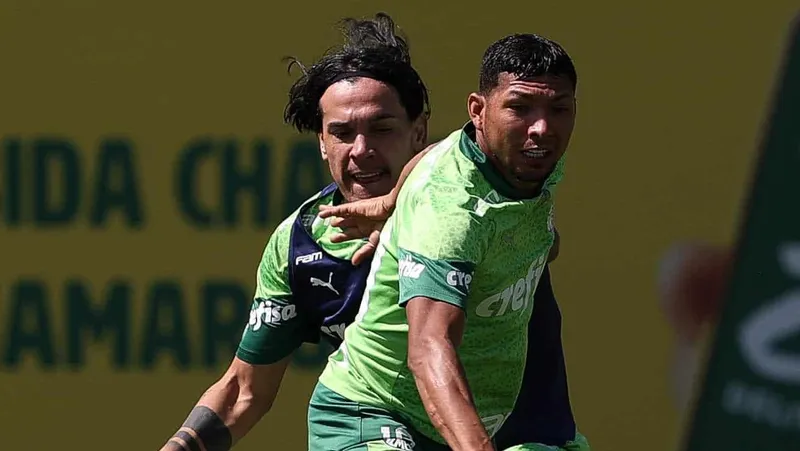 G&oacute;mez e Rony, durante treinamento do Palmeiras (cesar Greco/ Palmeiras/ By Canon)