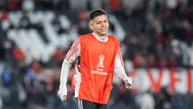 Grande promessa argentina, Echeverri trocar&aacute; o River pelo City em neg&oacute;cio semelhante ao de Julian &Aacute;lvarez