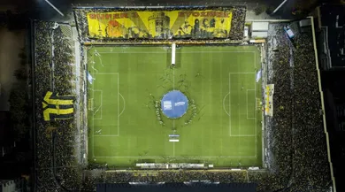Depois de quatro anos, o Campeonato Grego enfim p&ocirc;de reviver o ardor do d&eacute;rbi entre Aris e PAOK