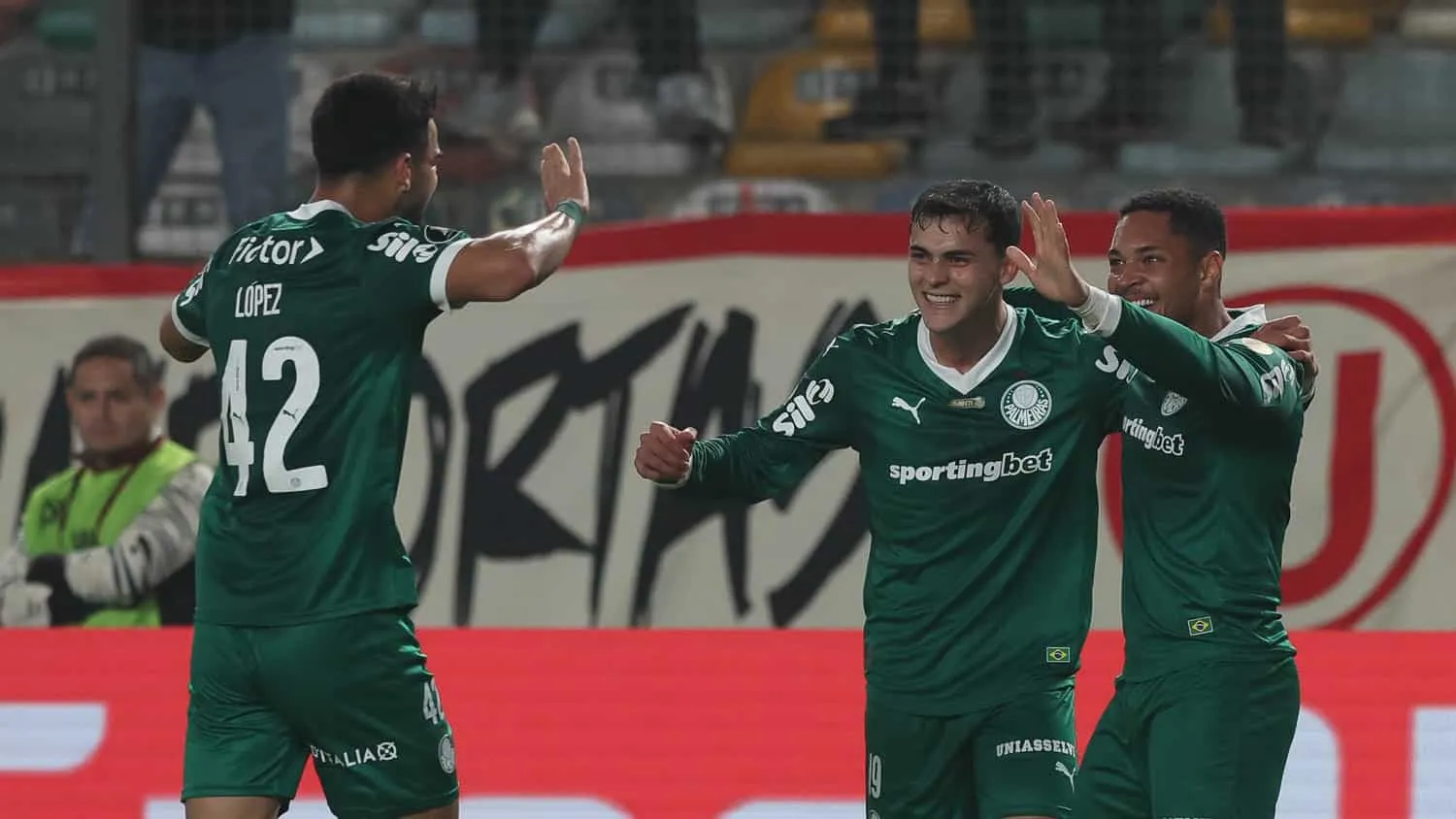 O que explica o desempenho do Palmeiras? Abel achou o time ideal de novo?