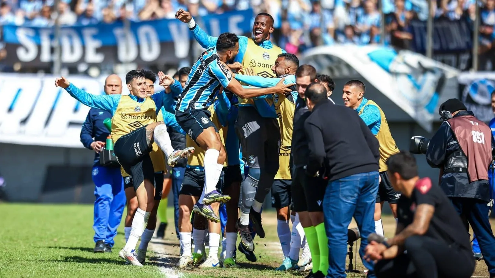 Gr&ecirc;mio se despede de Caxias um m&ecirc;s depois de &lsquo;virar a chavinha&rsquo; no Brasileir&atilde;o