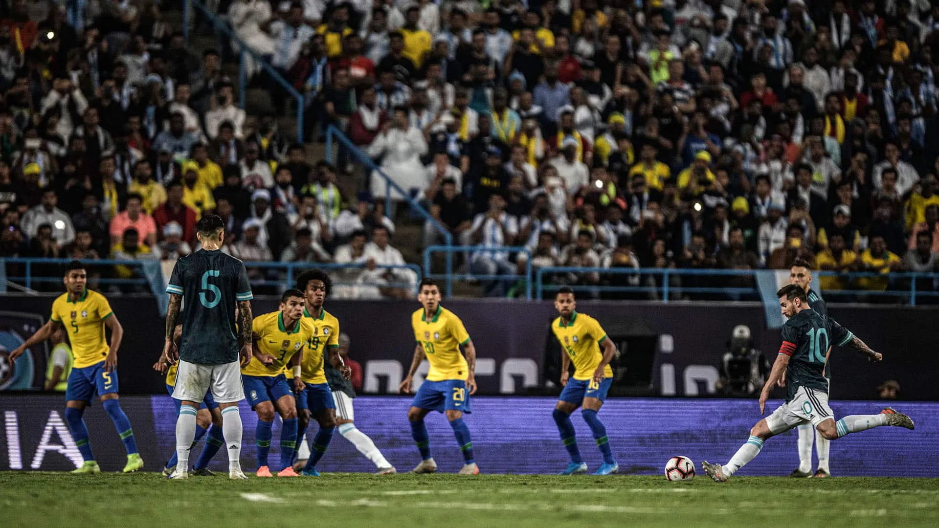 Tite falou em mudar, mas Sele&ccedil;&atilde;o segue insossa e derrota para Argentina poderia ser por goleada