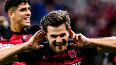 A retranca do West Ham quase parou o Leverkusen, que, de novo, marca no fim e vence
