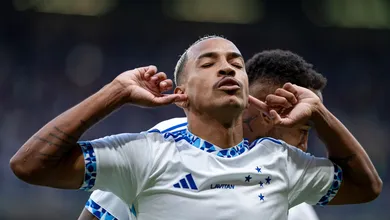 X&ocirc;, crise! Cruzeiro domina Vit&oacute;ria e vence por 3 a 1 no Mineir&atilde;o
