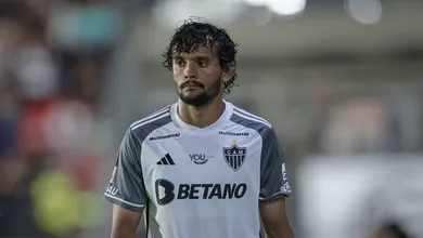 Ainda t&iacute;mido em campo, Scarpa soma minutos no Atl&eacute;tico-MG atuando na esquerda mesmo sem Zaracho