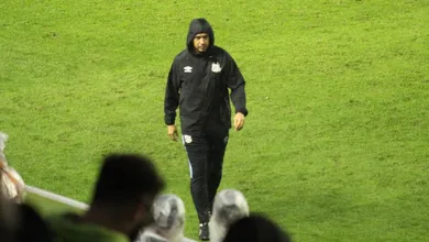 Santos joga mal e Carille v&ecirc; cr&iacute;ticas se transformarem em vaias