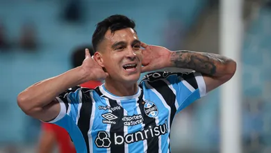 Gr&ecirc;mio se recupera e, com gols de gringos, quebra sequ&ecirc;ncia positiva do Athletico-PR