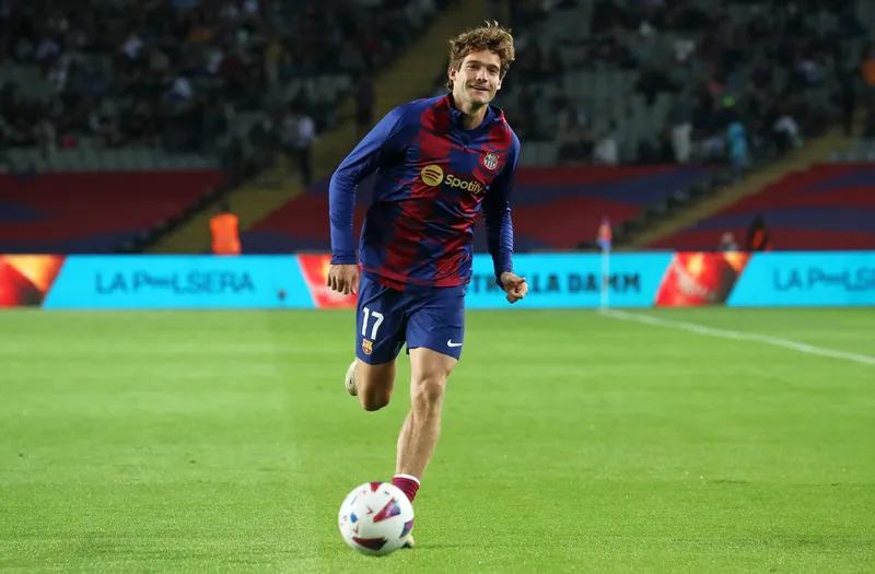 Marcos Alonso segue sem clube desde que deixou o Barcelona