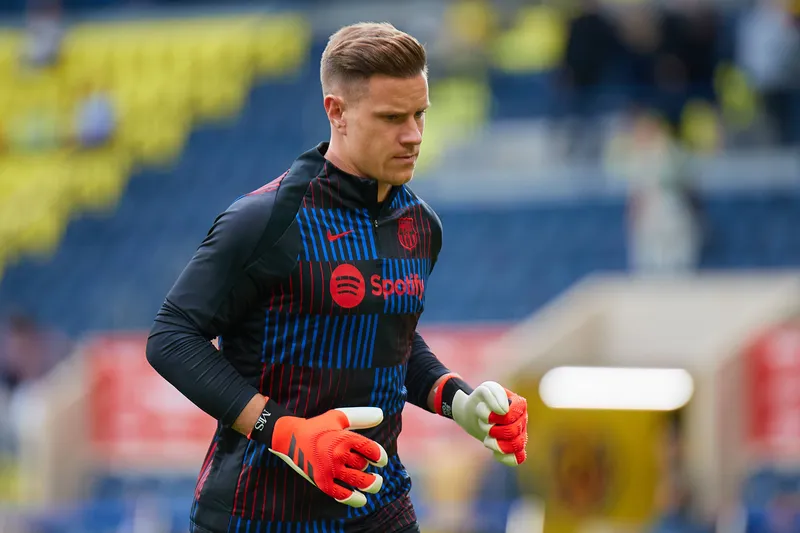 Barcelona procura por goleiro experiente para substituir Ter Stegen, lesionado