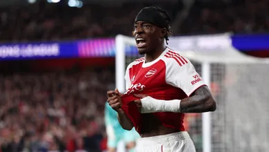 Arsenal ganha boa not&iacute;cia em classifica&ccedil;&atilde;o, mas empate mon&oacute;tono amplia desconfian&ccedil;a