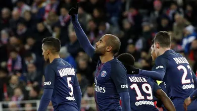 PSG n&atilde;o empolga, mas arranca vit&oacute;ria com gols brasileiros e do artilheiro Cavani