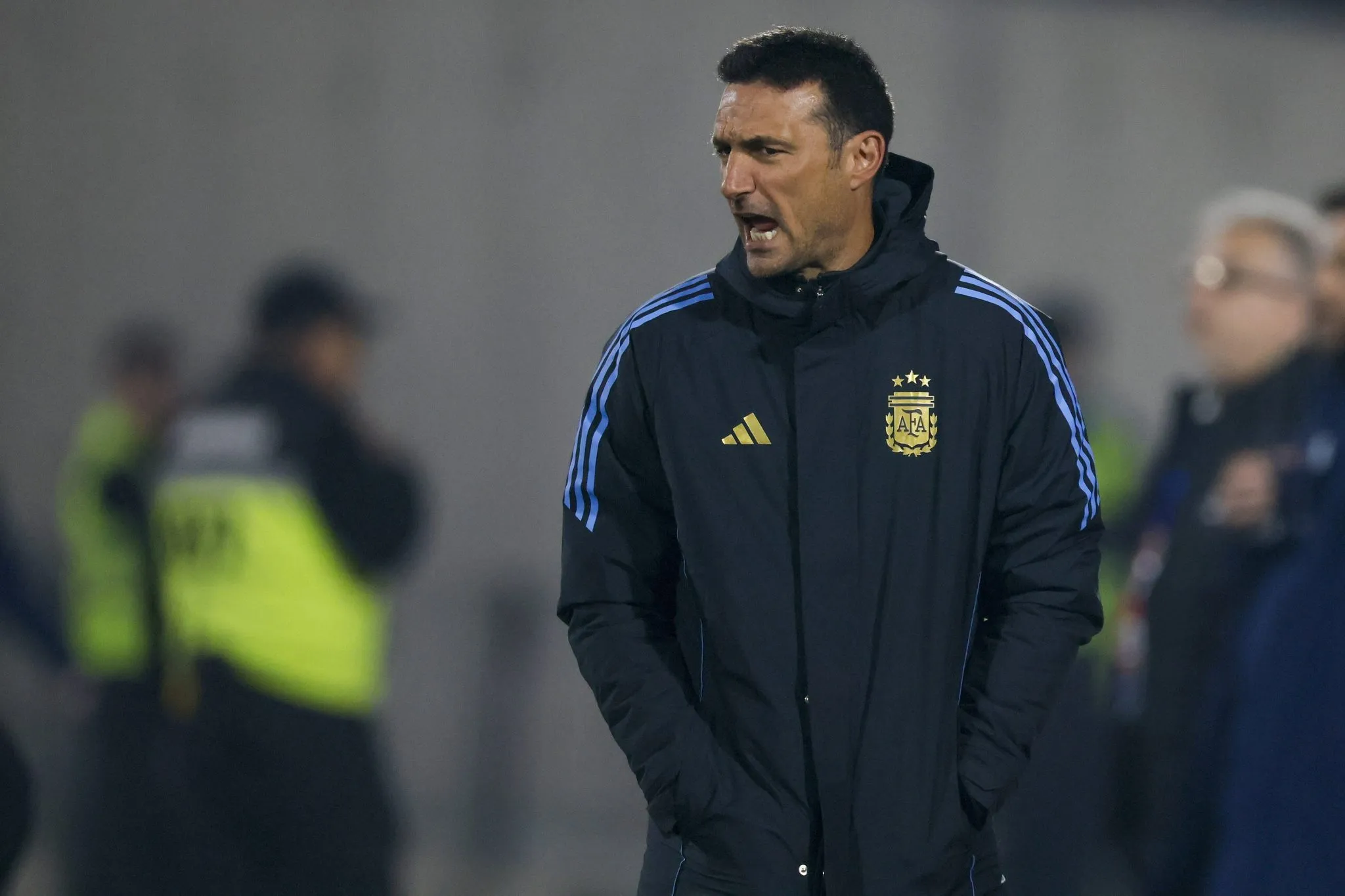 Testes de Scaloni n&atilde;o funcionam e Argentina &lsquo;desperdi&ccedil;a&rsquo; Data Fifa contra Angola