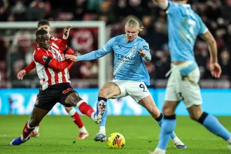 Contra o Manchester City, surpresa da Premier League volta a mostrar que n&atilde;o teme gigantes