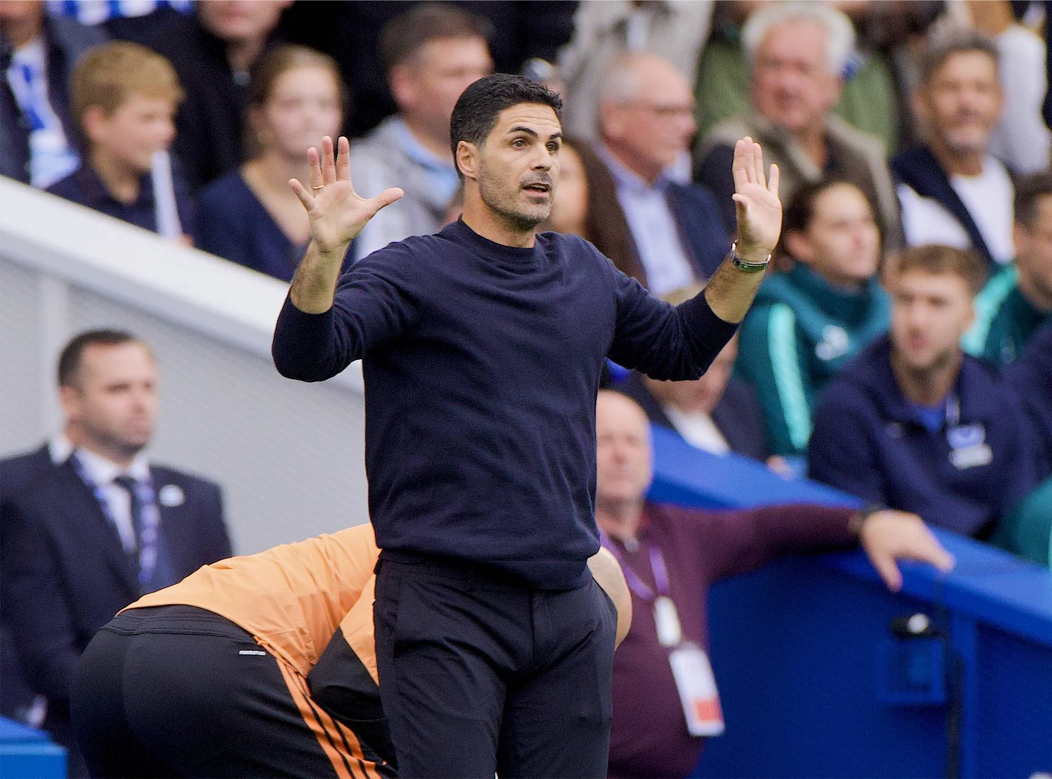 Mikel Arteta, t&eacute;cnico do Arsenal, durante jogo contra o Brighton
