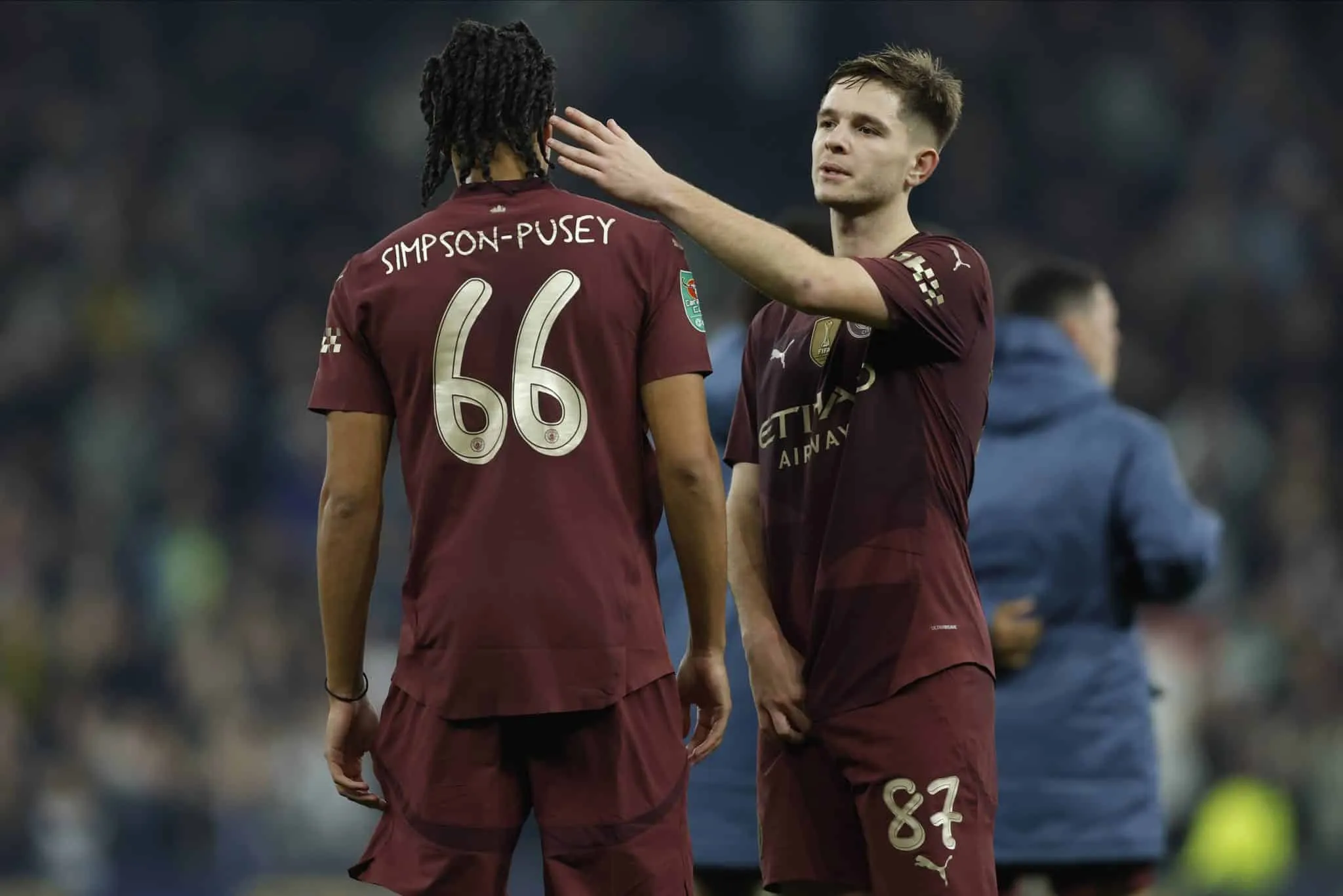 Novo Palmer? Gigantes da Bundesliga entram em disputa por revela&ccedil;&atilde;o do City