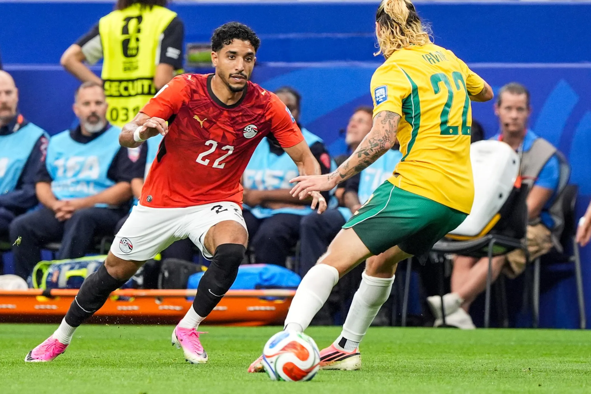 Marmoush enfrenta Jackson Irvine em Austr&aacute;lia x Egito