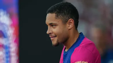 Chegada de brasileiro &agrave; Premier League pode definir destino de Vitor Roque na Europa